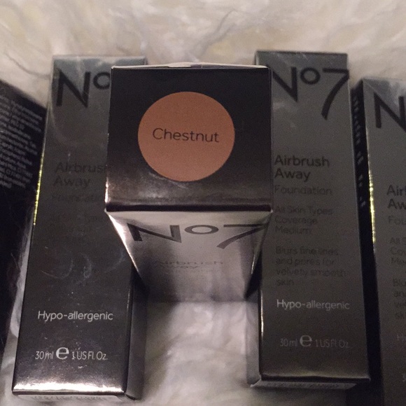 NIB (7) No7 Airbrush Foundation Bundled - Picture 2 of 4